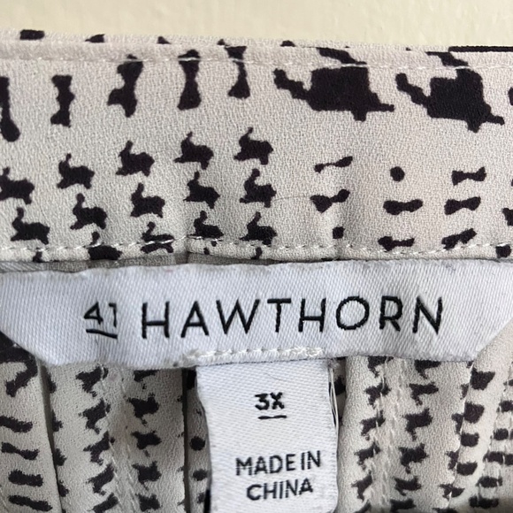 Hawthorn tunic with roll button sleeves - Picture 2 of 4